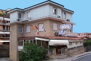 Hotel Emiliano, San Terenzo, Lerici